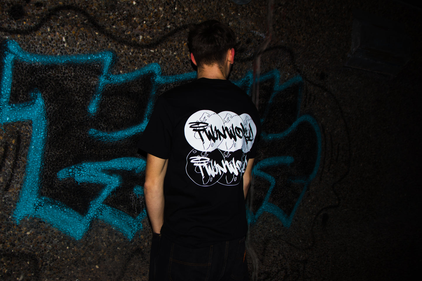 The Globe Tee Black